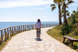 Fietspad langs de kust van Malaga